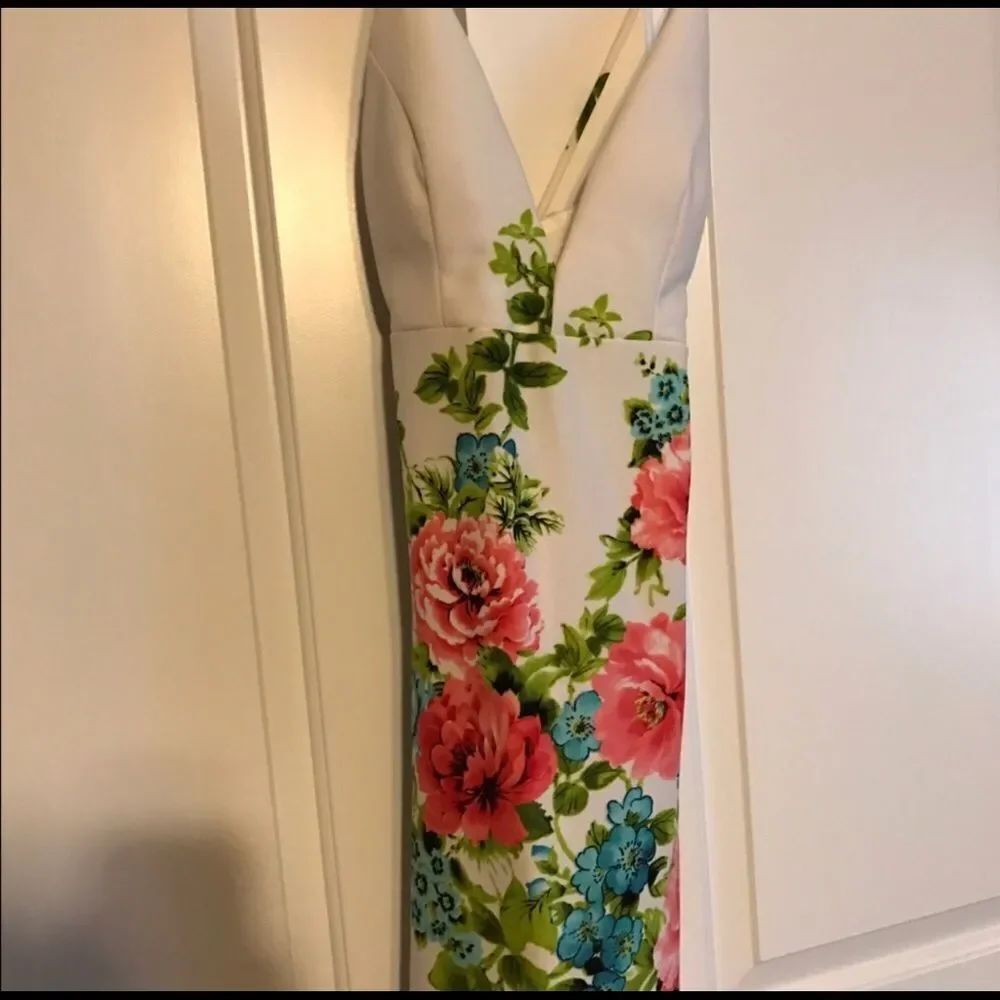 Charlotte Russe White Floral Dress sz. M NWT